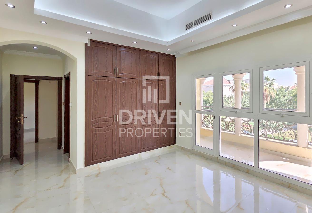 Ready to Move in | Spacious Layout | Elegant Villa photo 12