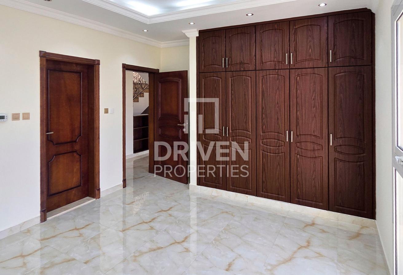 Ready to Move in | Spacious Layout | Elegant Villa photo 10