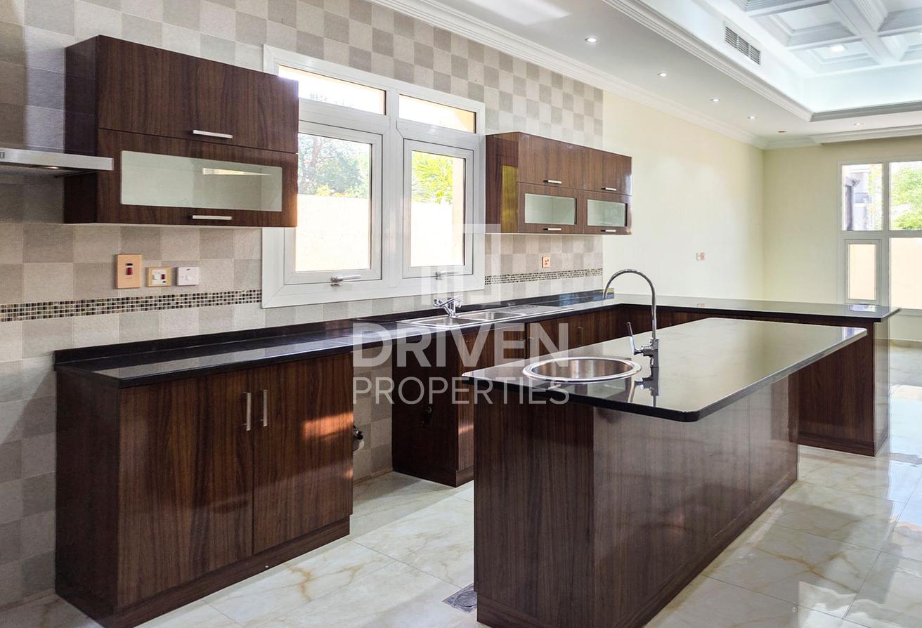 Ready to Move in | Spacious Layout | Elegant Villa photo 13