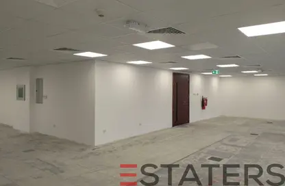 مكتب - استوديو - 4 حمامات للايجار في برج ميز - شارع الشيخ زايد - دبي