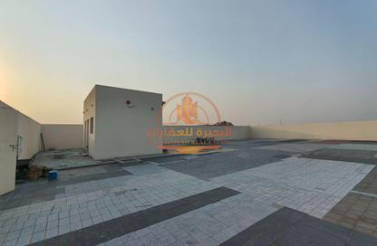 Warehouse - Studio - 2 Bathrooms for rent in Al Sajaa Industrial - Al Sajaa - Sharjah