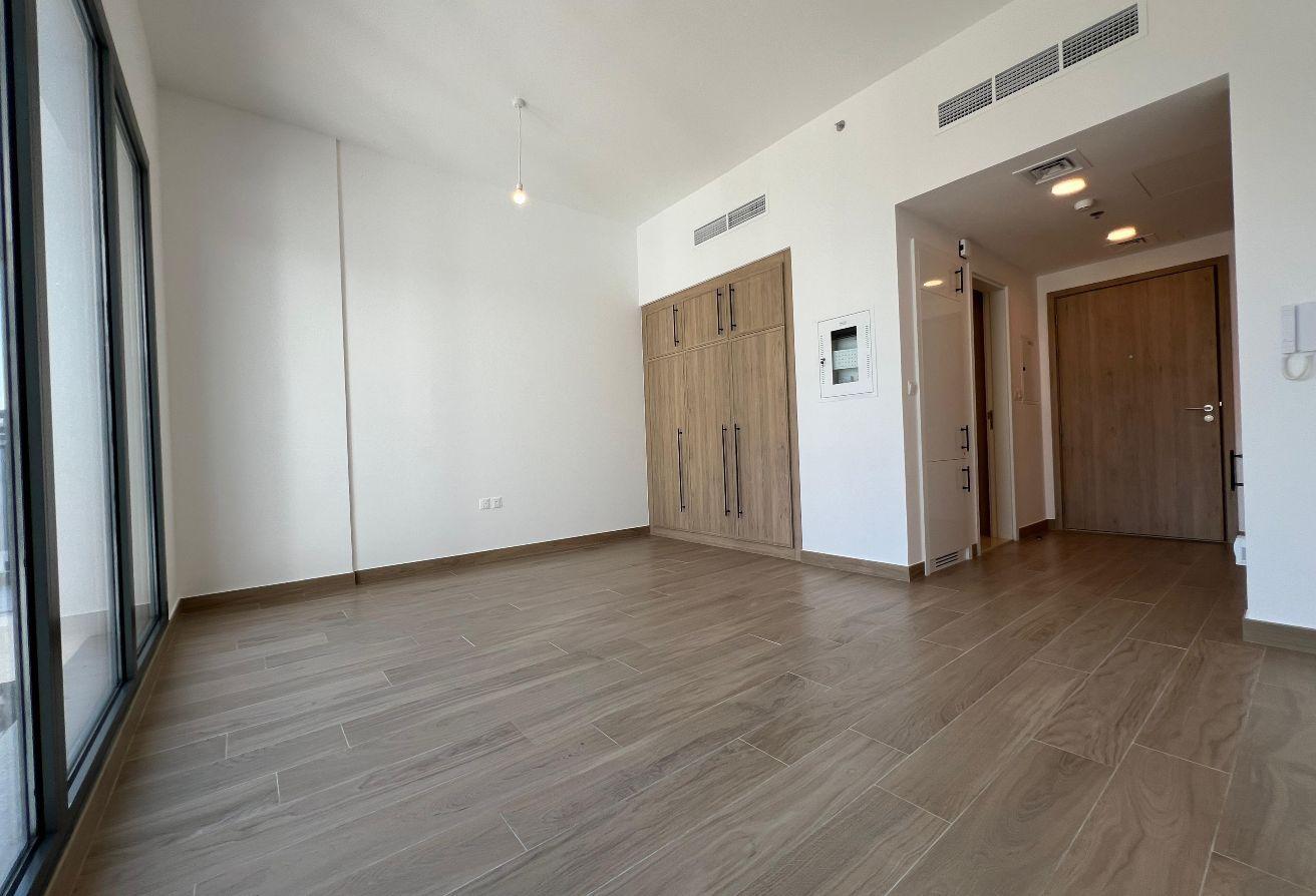 Ready To move- in | Pool view | Prime Location photo 4