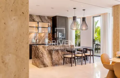 Villa - 6 Bedrooms - 7 Bathrooms for sale in Garden Homes Frond M - Garden Homes - Palm Jumeirah - Dubai