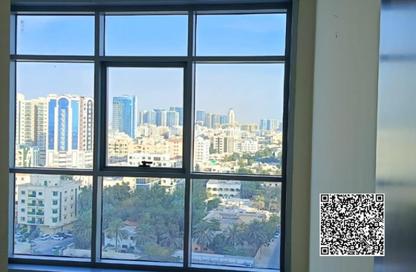 شقة - 2 غرف نوم - 2 حمامات للايجار في مساكن كورنيش عجمان - طريق كورنيش عجمان - عجمان