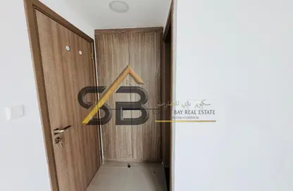 شقة - غرفة نوم - 2 حمامات للايجار في باين ريزيدنتس - المدينة العالمية المرحلة 2 - 4 الورسان - الورسان - دبي