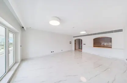 Apartment - 3 Bedrooms - 5 Bathrooms for rent in Jood Residence Plaza - Al Muraqqabat - Deira - Dubai