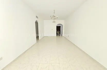 Apartment - 2 Bedrooms - 2 Bathrooms for rent in Al Wahda Building - Al Majaz 2 - Al Majaz - Sharjah