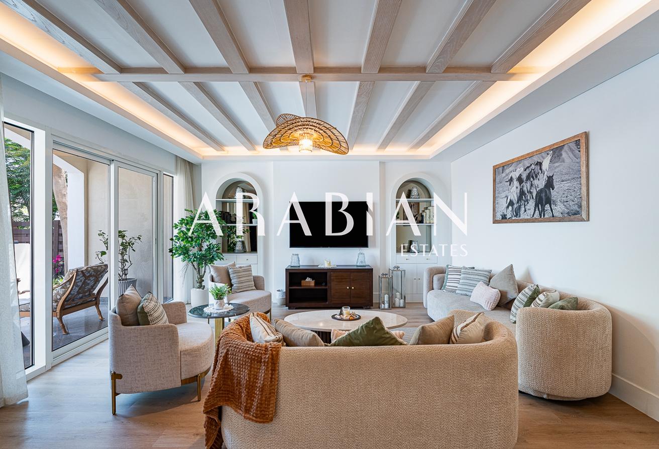 Renovated | Luxury Villa | Vacant photo 2