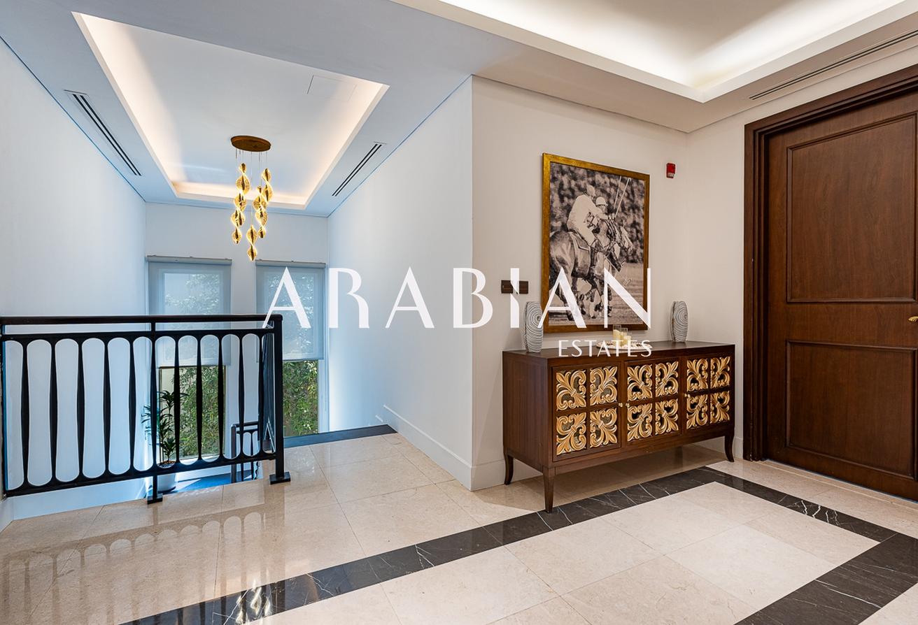 Renovated | Luxury Villa | Vacant photo 12