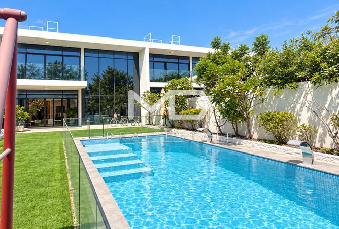 4-bed villa · Private pool