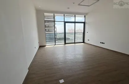 شقة - 2 غرف نوم - 3 حمامات للايجار في في2 - مدينة دبي الرياضية - دبي