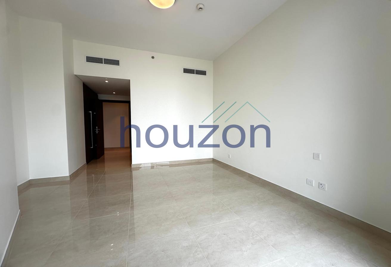 Luxury 3BR+M/R | Burj Khalifa View | Balcony photo 6