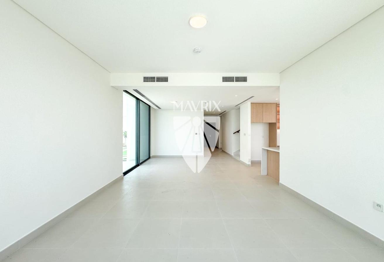 Golf Course View | Spacious Layout | Vacant photo 10