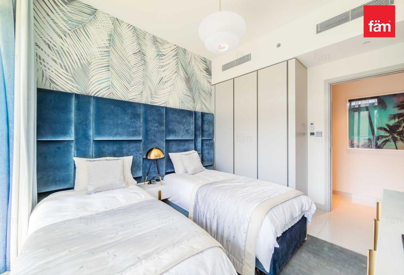 Full Seaview | Beachfront Living photo 25