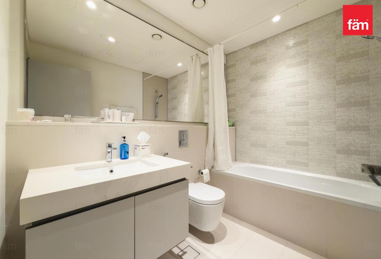 Full Seaview | Beachfront Living photo 8