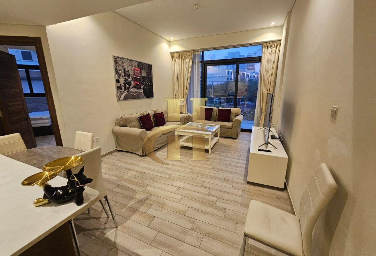 Massive 1 BHK | Fully furnished | Luxurious photo 3