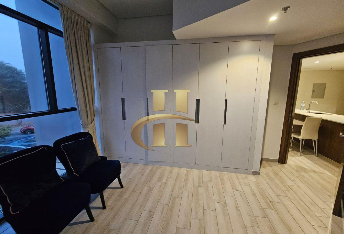 Massive 1 BHK | Fully furnished | Luxurious photo 5