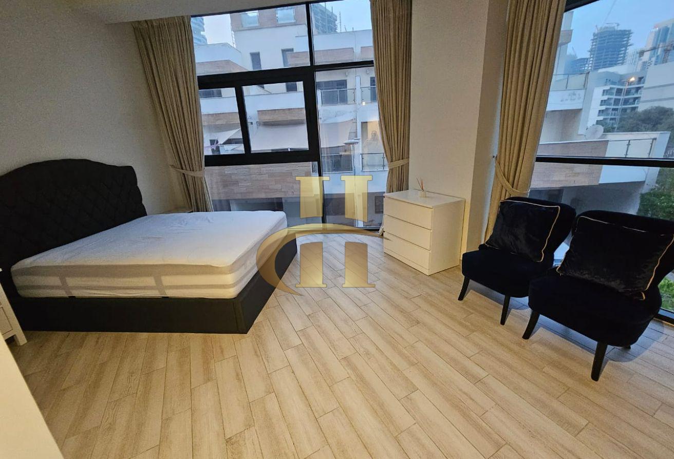 Massive 1 BHK | Fully furnished | Luxurious photo 4
