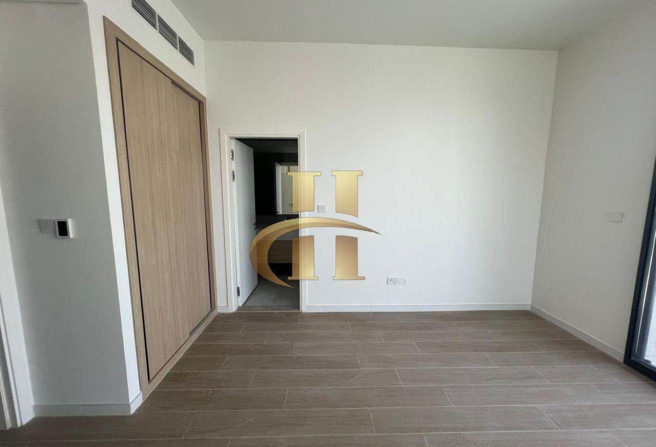 Brand New | Ready to Move | Prime Location photo 5