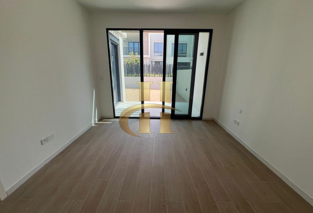 Brand New | Ready to Move | Prime Location photo 9