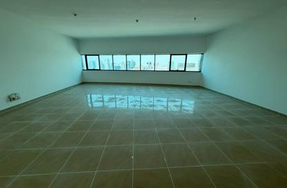 Apartment - 3 - 4 for rent in Al Mamzar - Al Mamzar - Sharjah - Sharjah