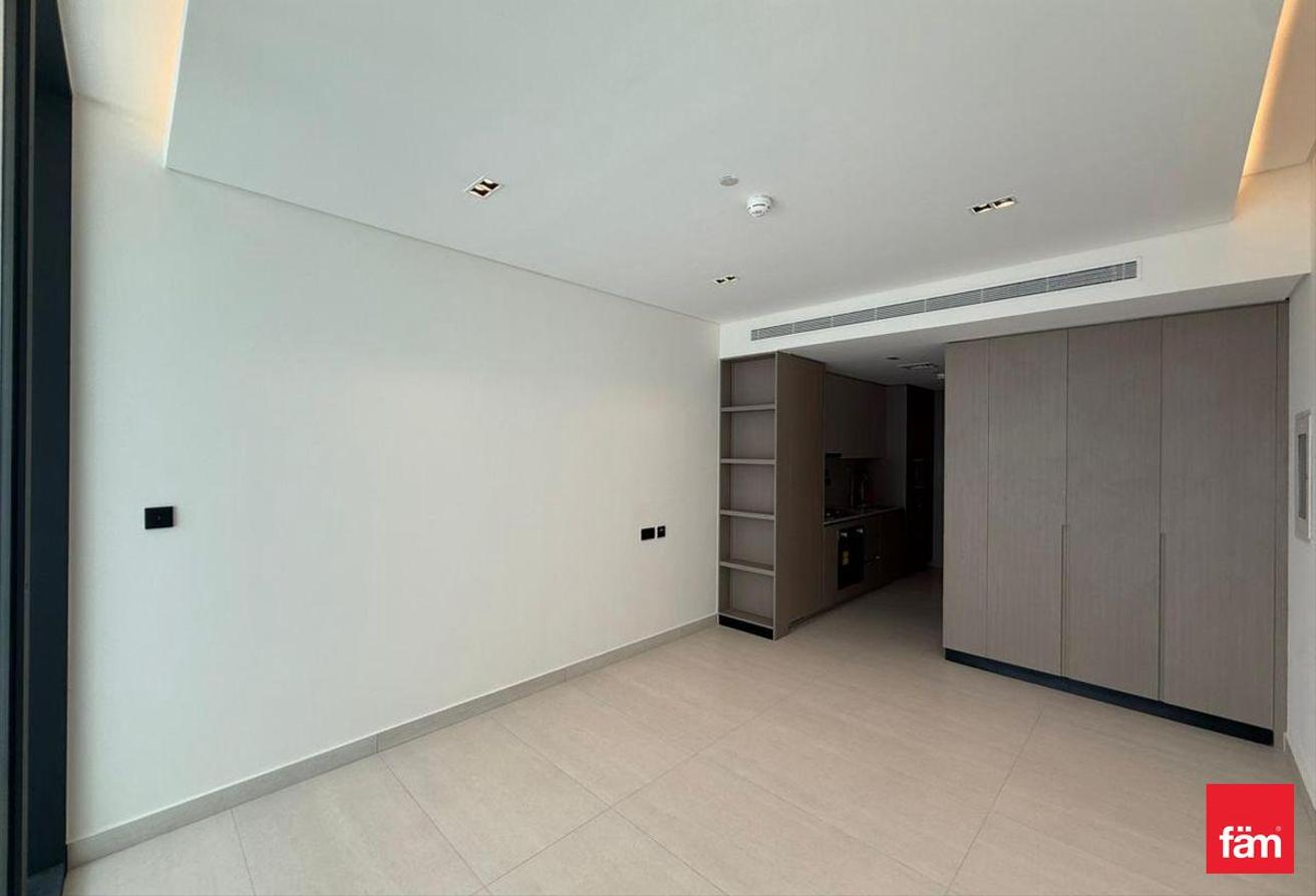 Spacious One Bedroom, Private Pool, Brand New. photo 6