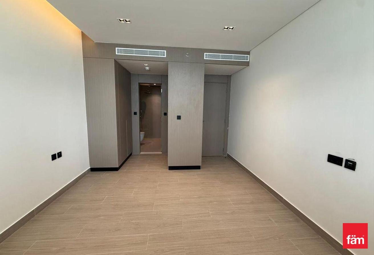 Spacious One Bedroom, Private Pool, Brand New. photo 7