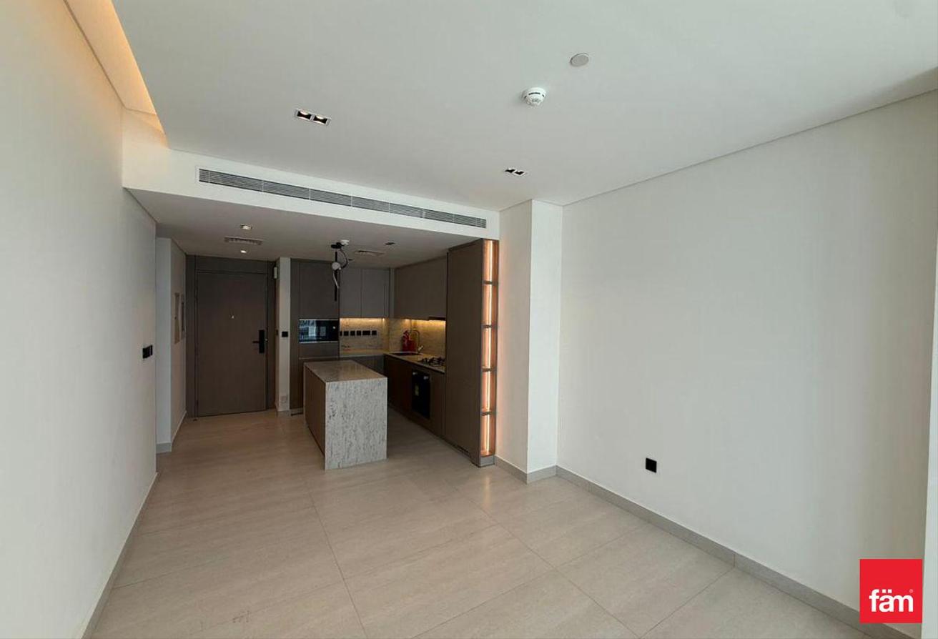 Spacious One Bedroom, Private Pool, Brand New. photo 5