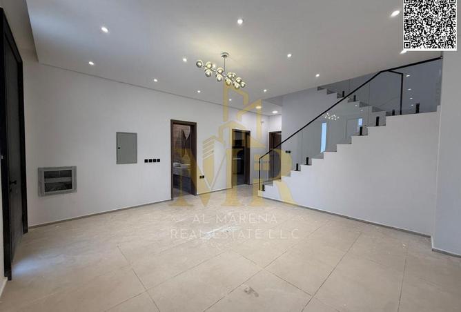 102004989 - Property Image 3