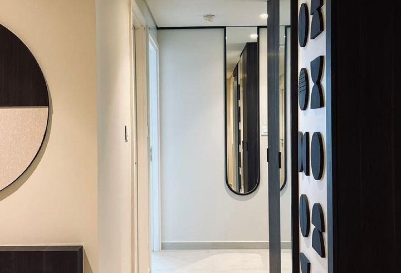 Ultra Luxury Apartment| Burj view| Fully Furnished — image 17