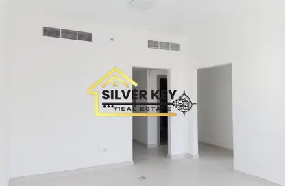 Apartment - 2 Bedrooms - 3 Bathrooms for rent in Al Qulaya'ah - Al Sharq - Sharjah