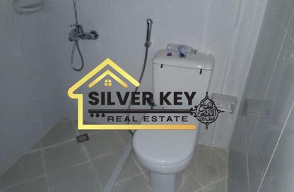 Apartment - 2 Bedrooms - 3 Bathrooms for rent in Al Qulaya'ah - Al Sharq - Sharjah