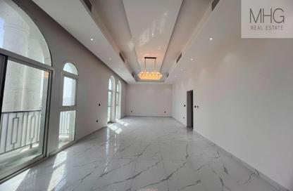 Villa - 5 Bedrooms - 7 Bathrooms for rent in Al Aweer 1 - Al Aweer - Dubai