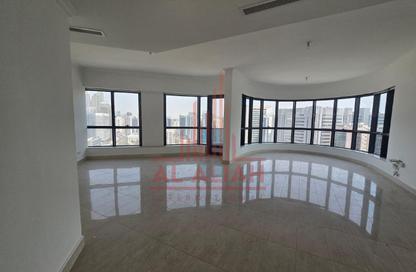 Apartment - 3 Bedrooms - 4 Bathrooms for rent in Khalifa Street - Abu Dhabi