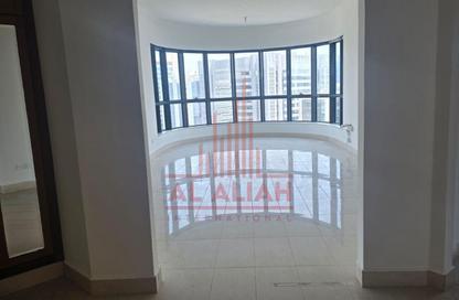 Apartment - 3 Bedrooms - 4 Bathrooms for rent in Khalifa Street - Abu Dhabi