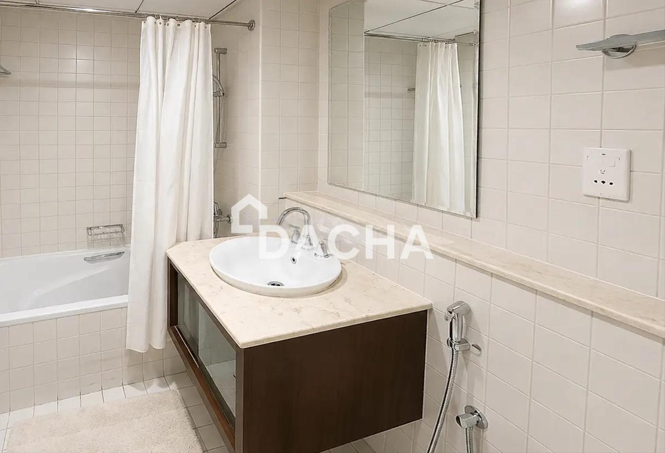 Unfurnished 2BR | Marina Walk Access | Al Sahab 2 photo 8