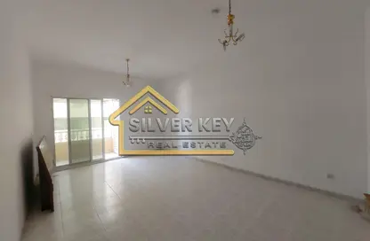 شقة - 2 غرف نوم - 2 حمامات للايجار في المحطة - القاسمية - الشارقة