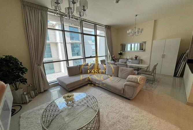 Fully Furnished | Vacant | Spacious Layout photo 2