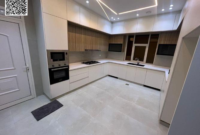 72328200 - Property Image 3