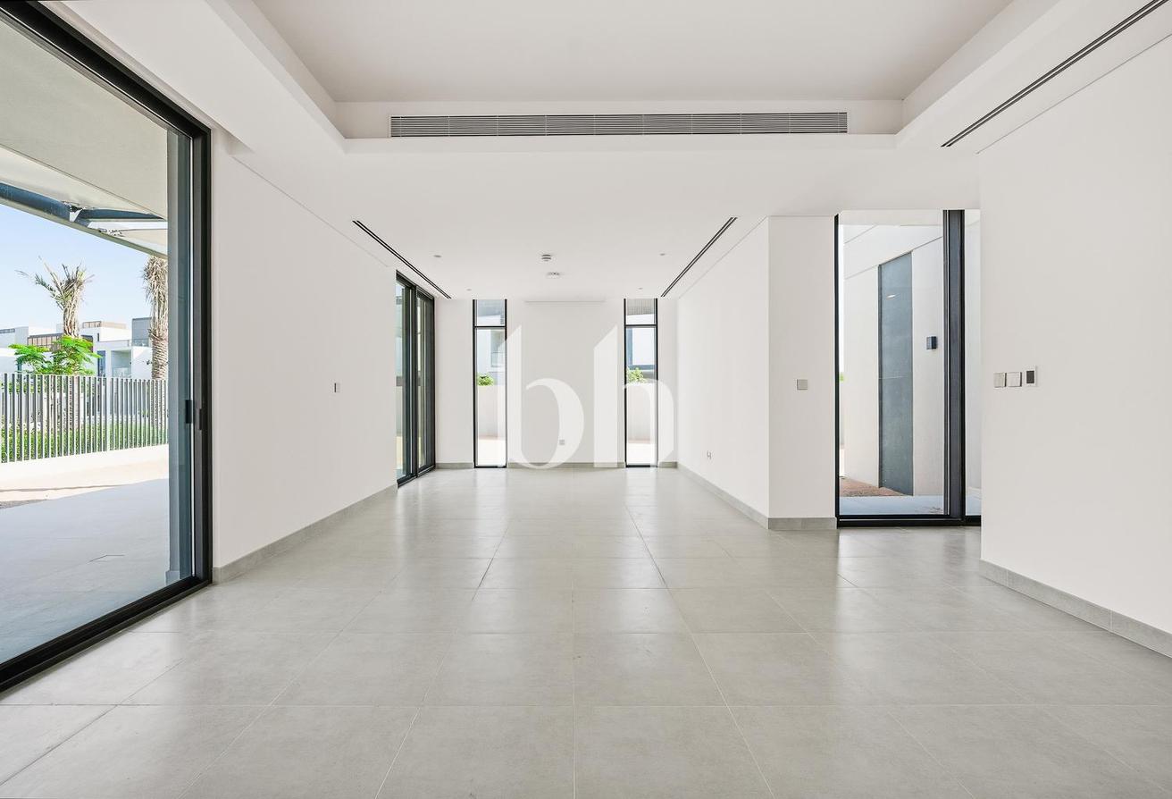 Corner Plot | Park Backing | Premium Finishes photo 4