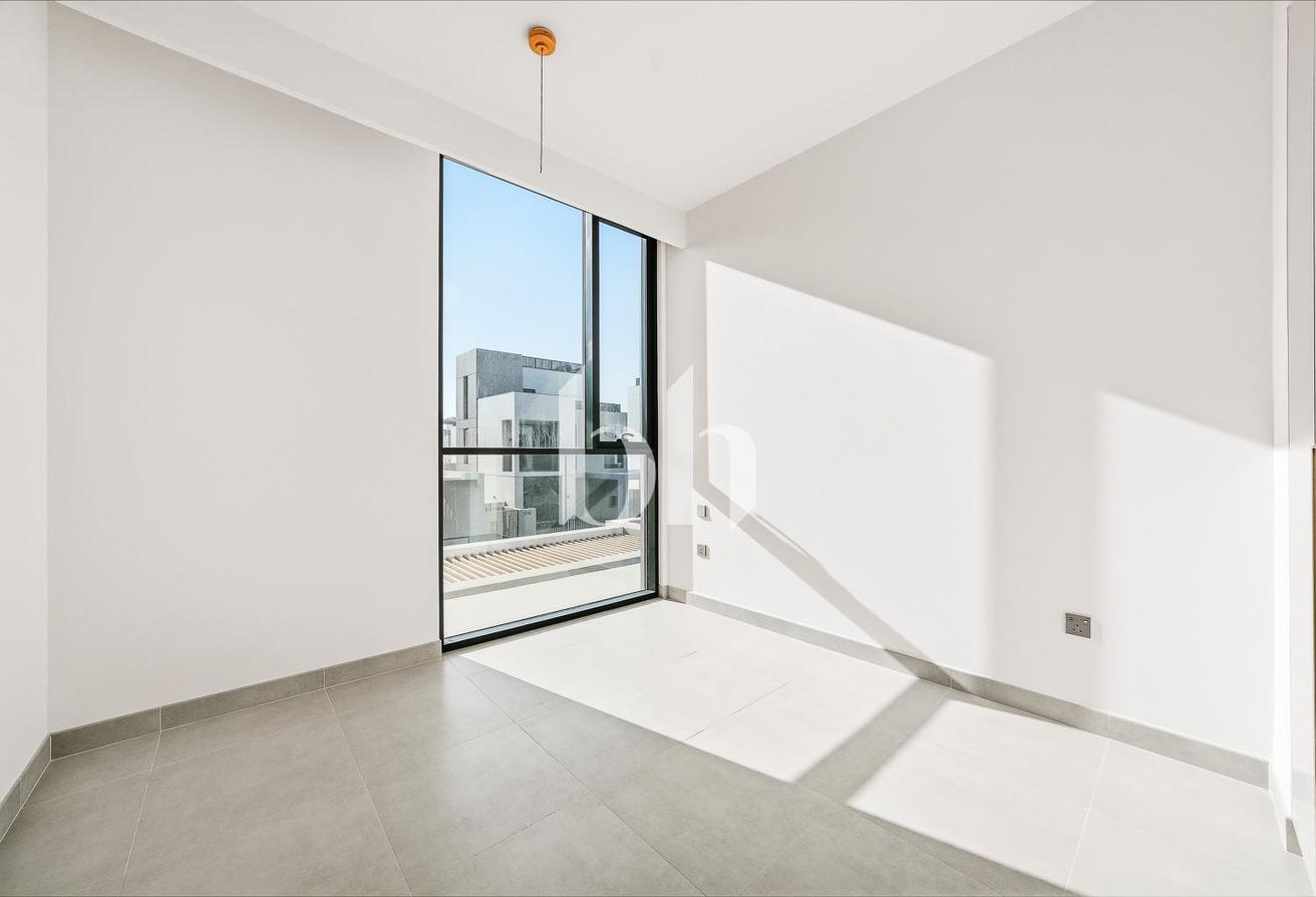 Corner Plot | Park Backing | Premium Finishes photo 11