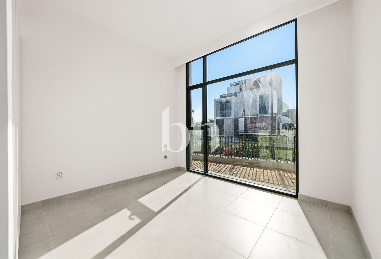 Corner Plot | Park Backing | Premium Finishes photo 8