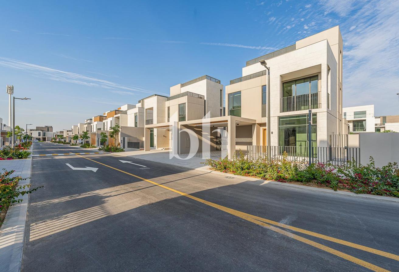 Corner Plot | Park Backing | Premium Finishes photo 18