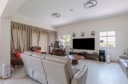 Villa - 2 Bedrooms - 4 Bathrooms for rent in District 4 - Jumeirah Village Triangle - Dubai