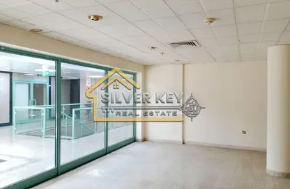 مكتب - غرفة نوم للايجار في ميدان الرولة - منطقة الرولة - الشارقة