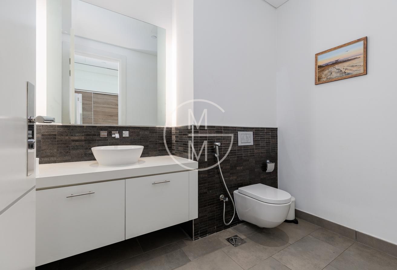 Fully Furnished | High Floor | Vacant photo 14