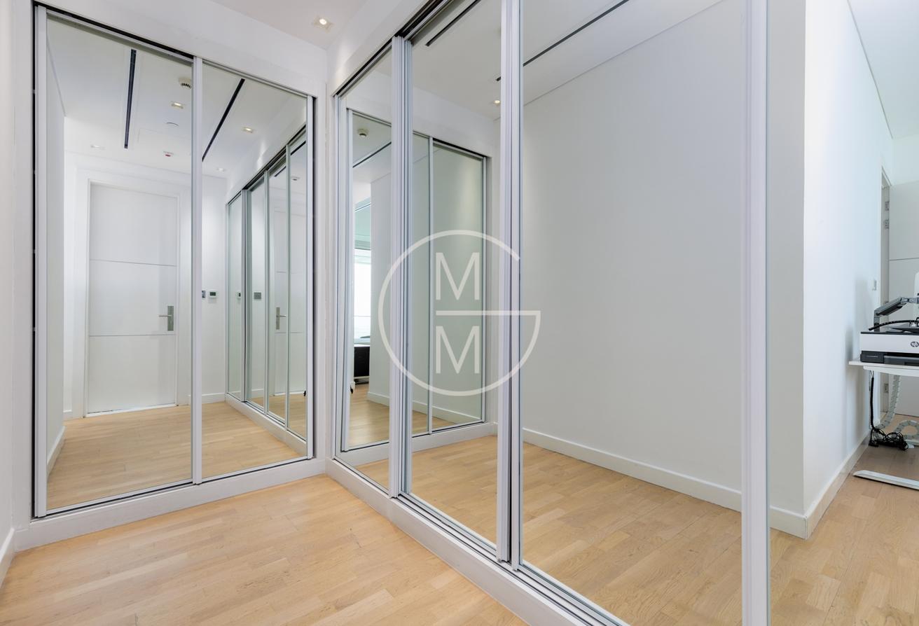 Fully Furnished | High Floor | Vacant photo 12