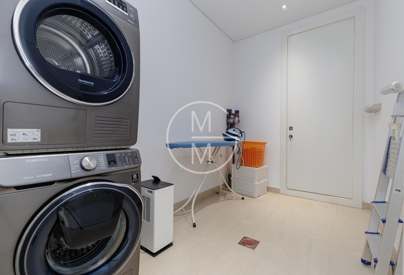 Fully Furnished | High Floor | Vacant photo 15
