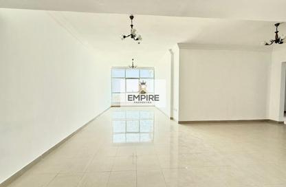 Apartment - 3 Bedrooms - 3 Bathrooms for rent in Al Taawun Street - Al Taawun - Sharjah