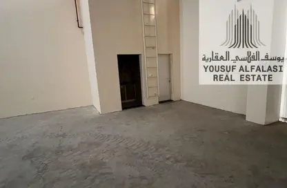 مستودع - استوديو - 2 حمامات للايجار في أم الثعوب - أم القيوين